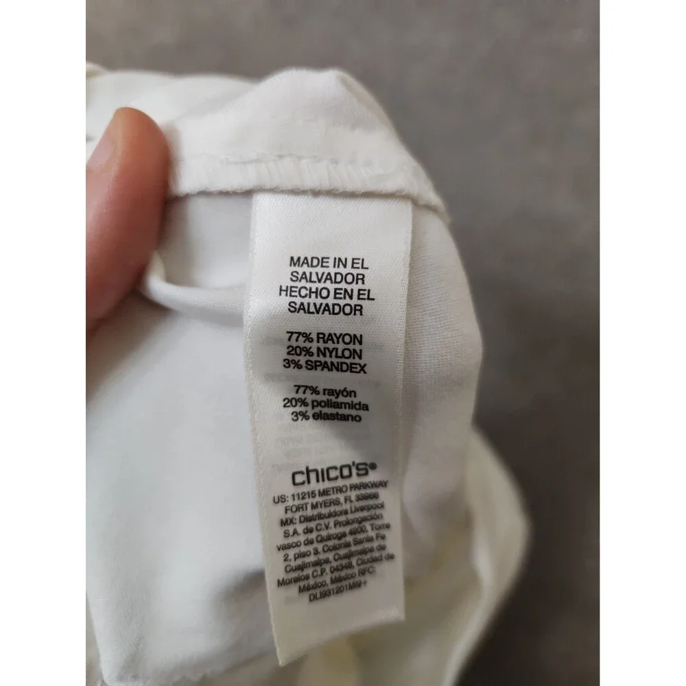 Chicos Perfect Stretch Josie Shorts Womens 4 US 20 White Pull On NWOT